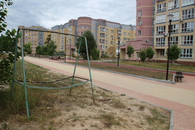 Бульвар в МКР-15 - 04.jpg Бульвар в МКР-15 - 04.jpg